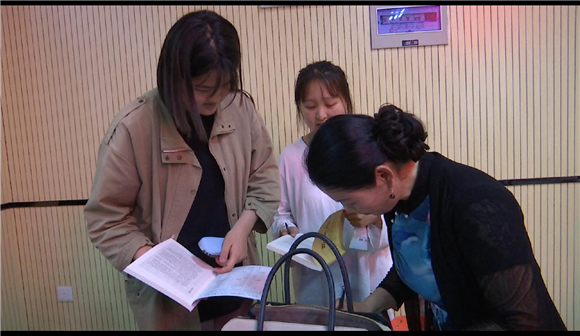 講述文學情懷 傳授寫作技巧