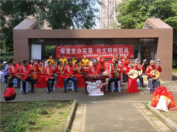 講述文學(xué)情懷 傳授寫(xiě)作技巧