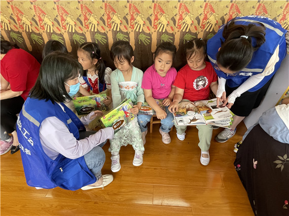 百水家園社區(qū)開展未成年人“書香迎六一 閱讀伴成長”全民閱讀系列活動(dòng)