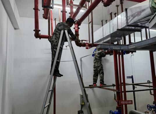 石埠橋村社區(qū)退役軍人服務(wù)站：規(guī)范停車環(huán)境 扮靚美麗家園