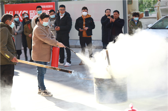 東陽(yáng)社區(qū)舉辦消防安全應(yīng)急救援演練活動(dòng)