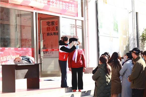 東陽(yáng)社區(qū)舉辦消防安全應(yīng)急救援演練活動(dòng)