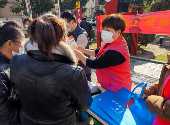 新銅社區(qū)：增強防艾意識 普及法律知識