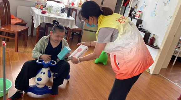 “溫暖水杯 環(huán)保力量”公益計劃