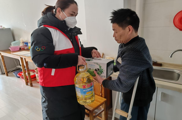 駱村社區(qū)：春節(jié)送溫暖 博愛送萬(wàn)家